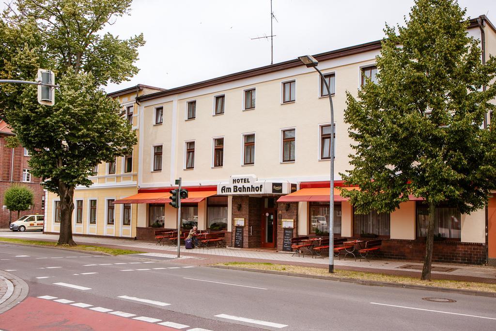 Hotel Am Bahnhof Stendal Exterior foto